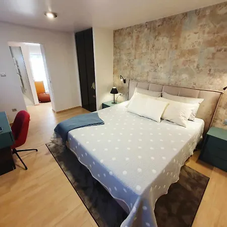 New Ana Design Center Apartment